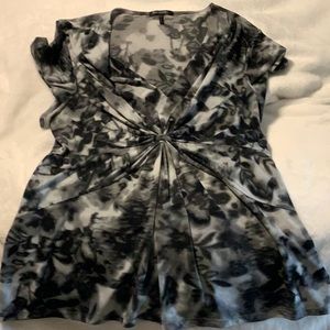 Stretchy casual yet dressy Daisy Fuentes top